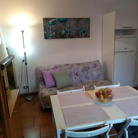 Center, Contrada Del Prato Varenna