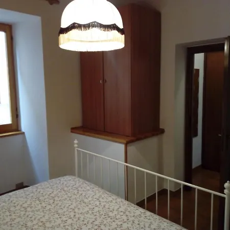 Center, Contrada Del Prato Varenna