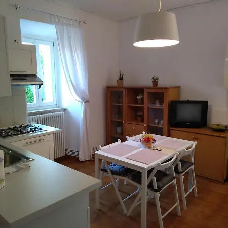 Center, Contrada Del Prato 아파트 *